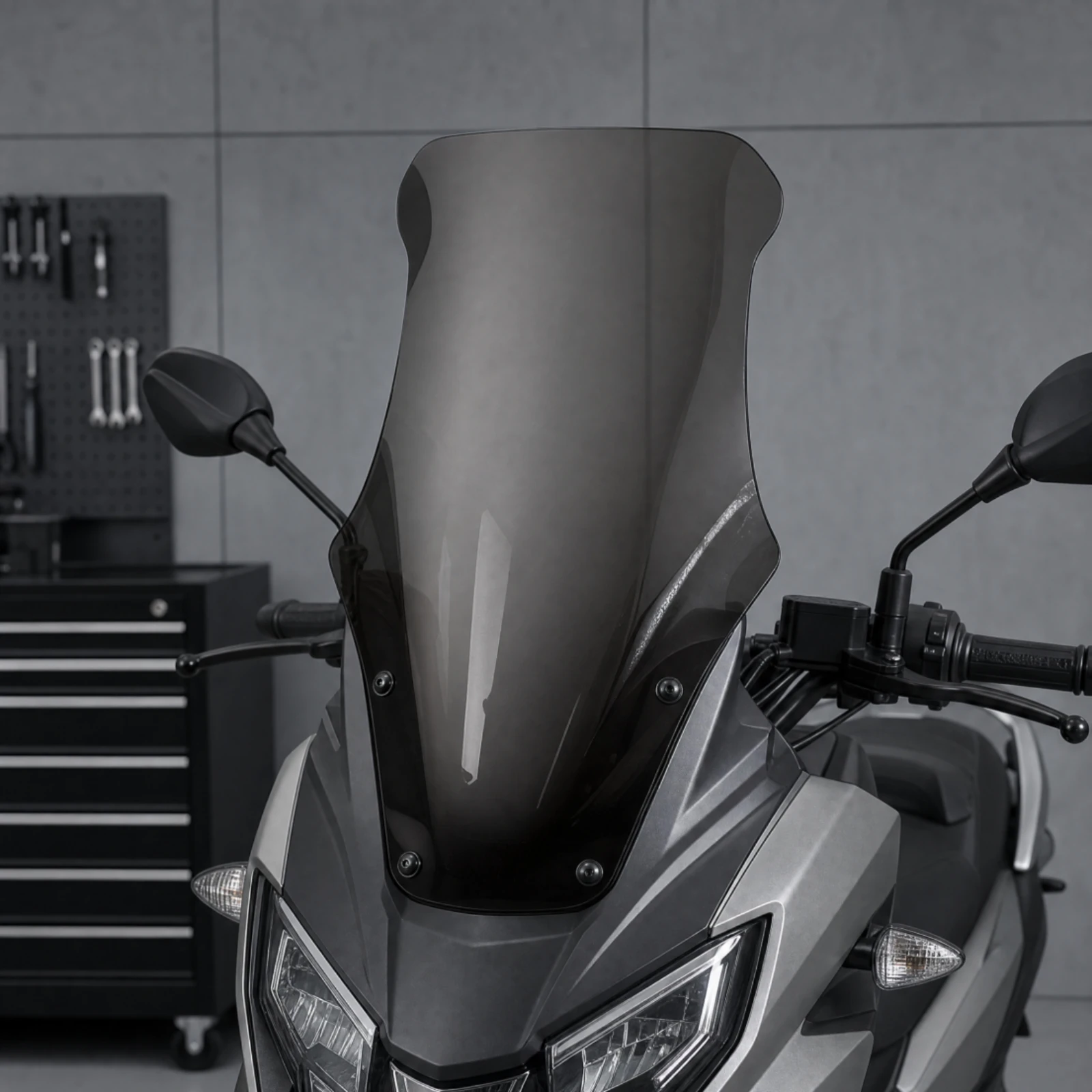 Motorcycle Windshield Scratch-Resistant Front Windscreen Replacement Motorcycle Windscreen with Mounting Holes Contoured