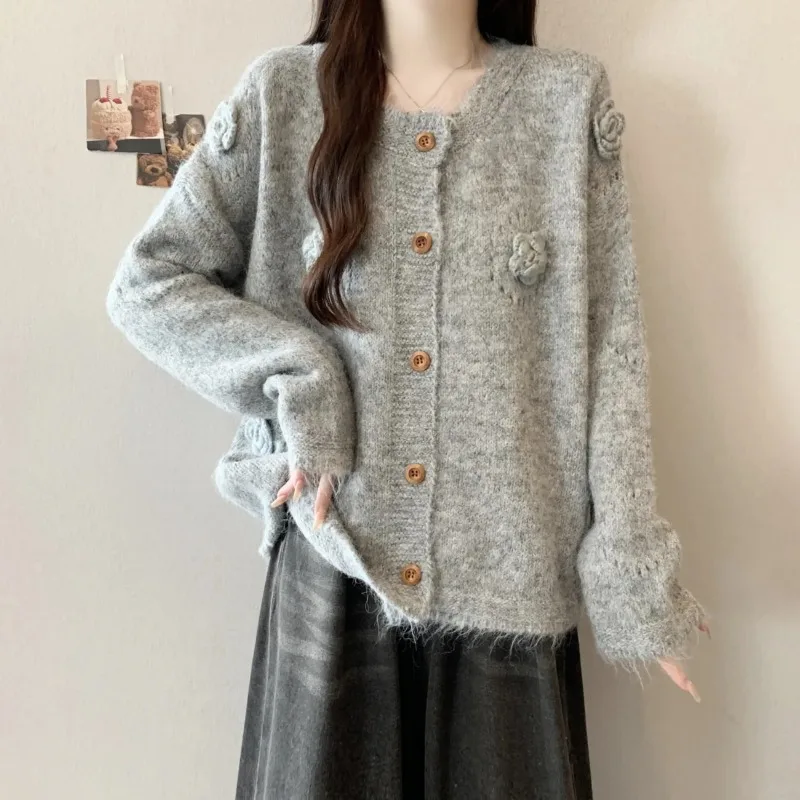 

Универсальный свитер в ленивом стиле для женщин осенью. Высококачественный вязаный кардиган на одно плечо с круглым вырезом и длинными рукавами.