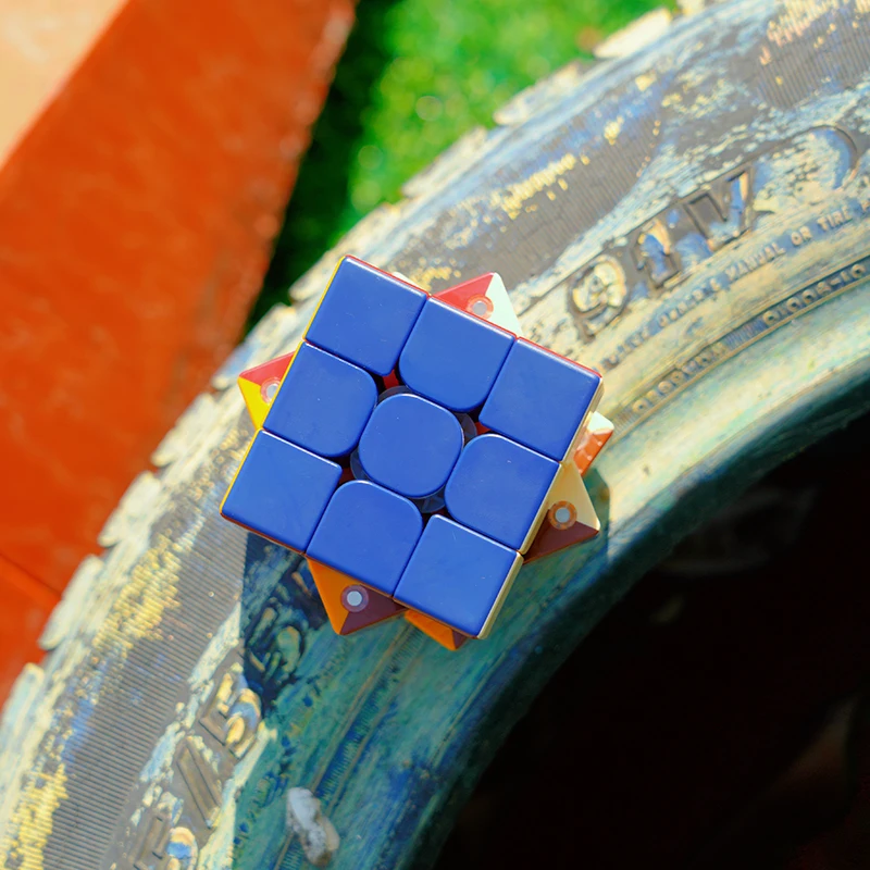 マット仕上げマジックキューブパズル子供のおもちゃ磁気最高のギフト 3X3 プロフェッショナルキューブシングル高速サイレントゼロ遅延超高速回転