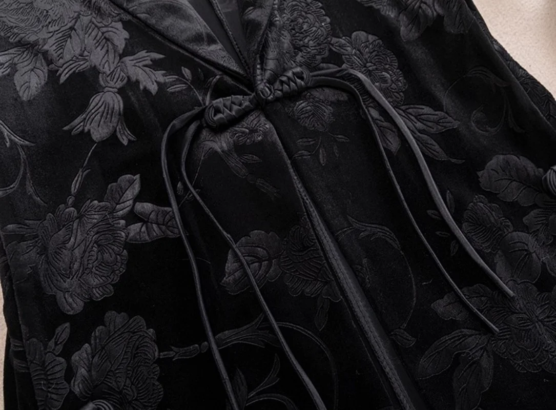 سترة جاكار مخملية ذهبية سترة للربيع والخريف قصيرة للنساء 2025 سترة جديدة بدون أكمام ملابس خارجية كبيرة الحجم w1786