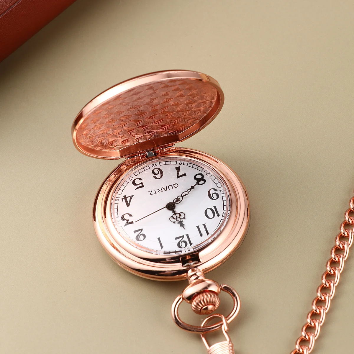 1pc Retro Pocket Watch Rose Gold Smooth Alloy Vintage Design Long Chain For Neck Fashion Accessory