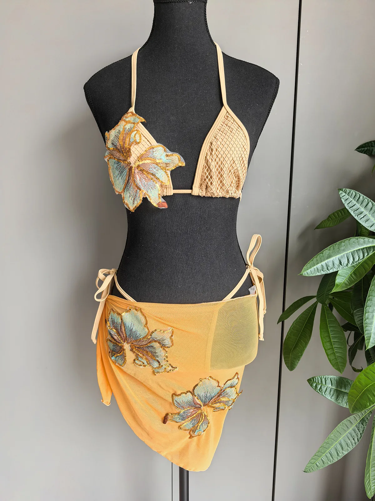 3-częściowy damski seksowny zestaw bikini na lato 2025, strój kąpielowy plażowy, damski kostium kąpielowy z kwiatowym pareo.