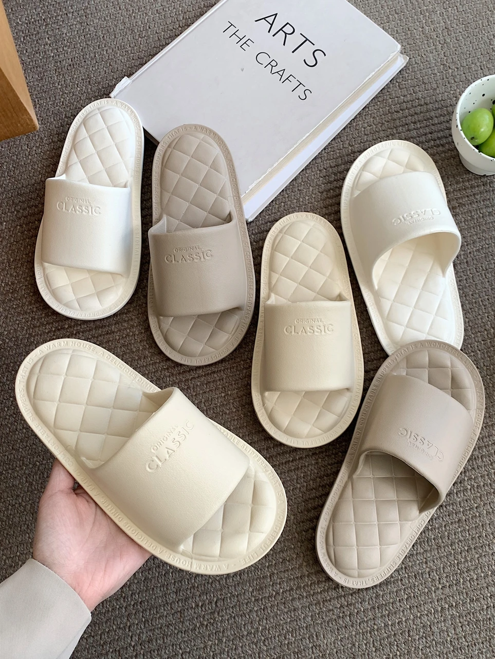 Slip-On Anti-Slip Bathroom Slippers Casual Style Soft Bottom Comfortable Thin Strap Indoor Slippers for Couples Summer Shoes