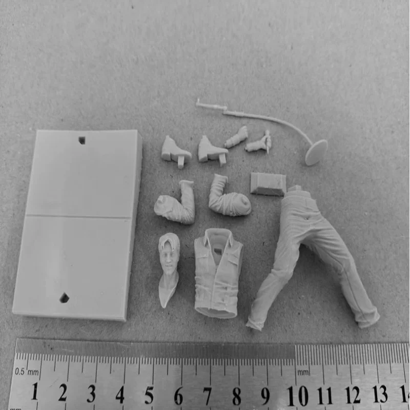 Figura de resina a escala 1/24, Kit de modelo de ensamblaje DIY de Rock King, juguete de escultura sin montar y sin pintar