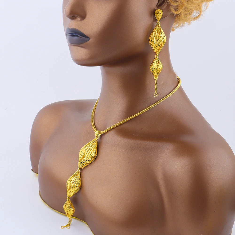

Dubai Gold Plated Pendant Necklace Earrings Jewelry Set for Women Fashion Charms African Jewelry Gift for Party Wedding Banquet