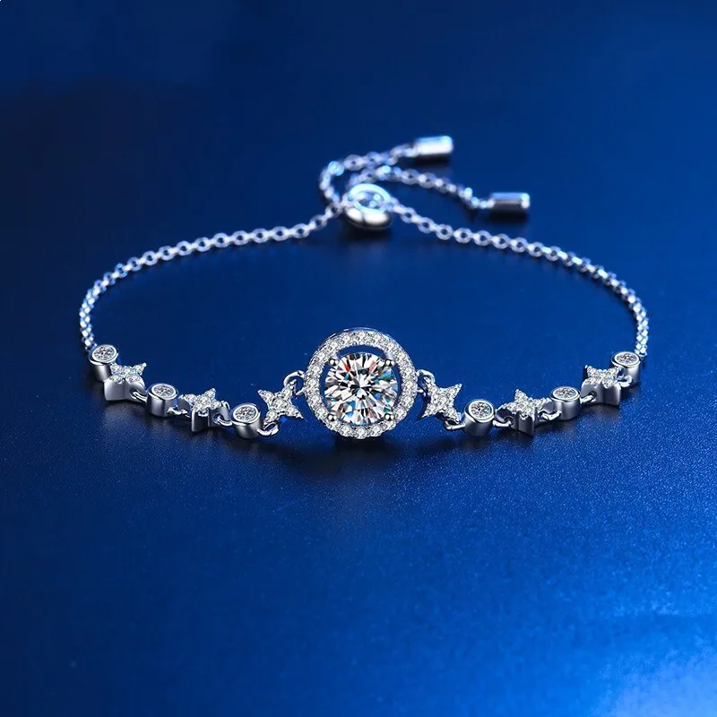 PT950 Platinum Star Round Bezel Bracelet for Women, 1 Carat Moissanite Hand Accessory With Secure Round Bezel and Star Inlay