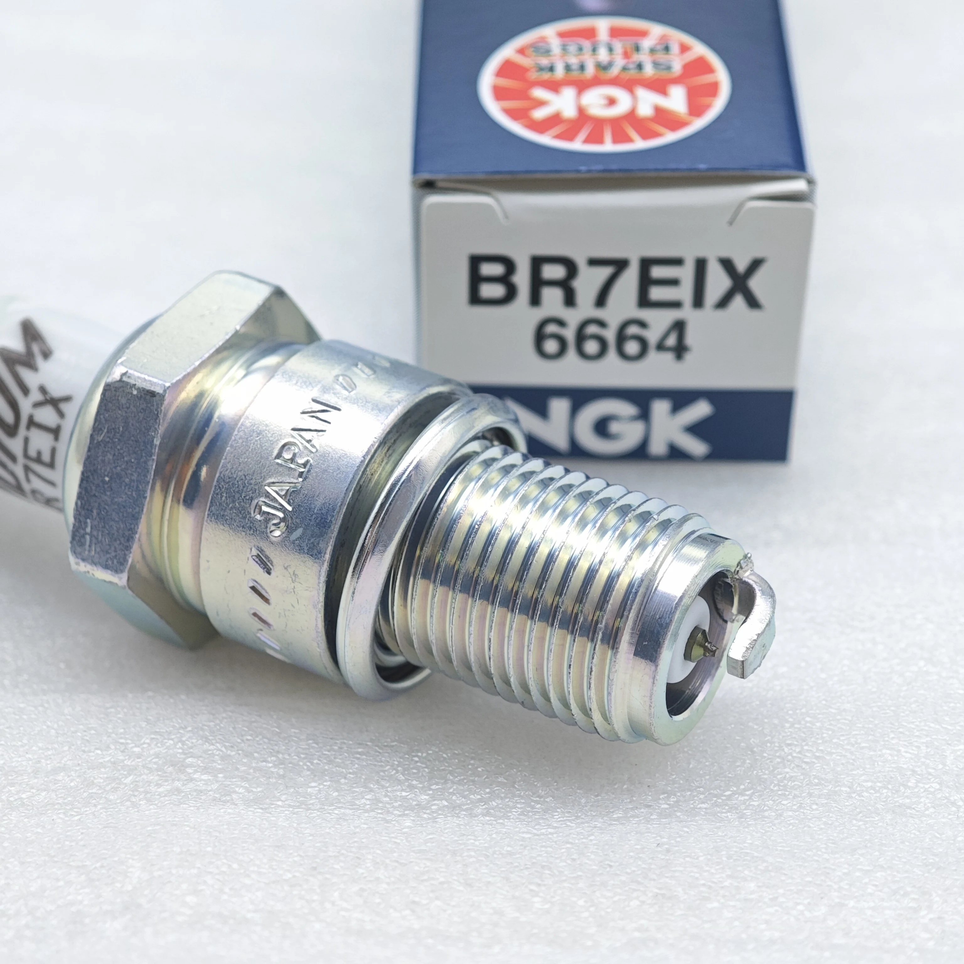 1pcs BR7EIX 6664 NGK Iridium IX Spark Plug Upgrade BR7ES B7ES