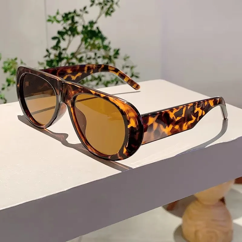 

2025 Fashionable New UV400 Large Frame Toad Mirror Men's and Women's Outdoor Cycling Driving UV Resistant Circular Sunglasses