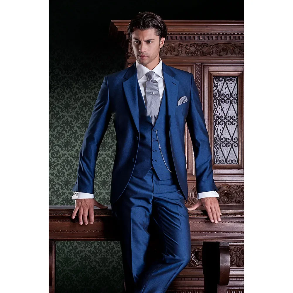 Trajes de esmoquin azul real para Hombres, chaqueta de tres piezas, pantalones, chaleco, traje Masculino para boda