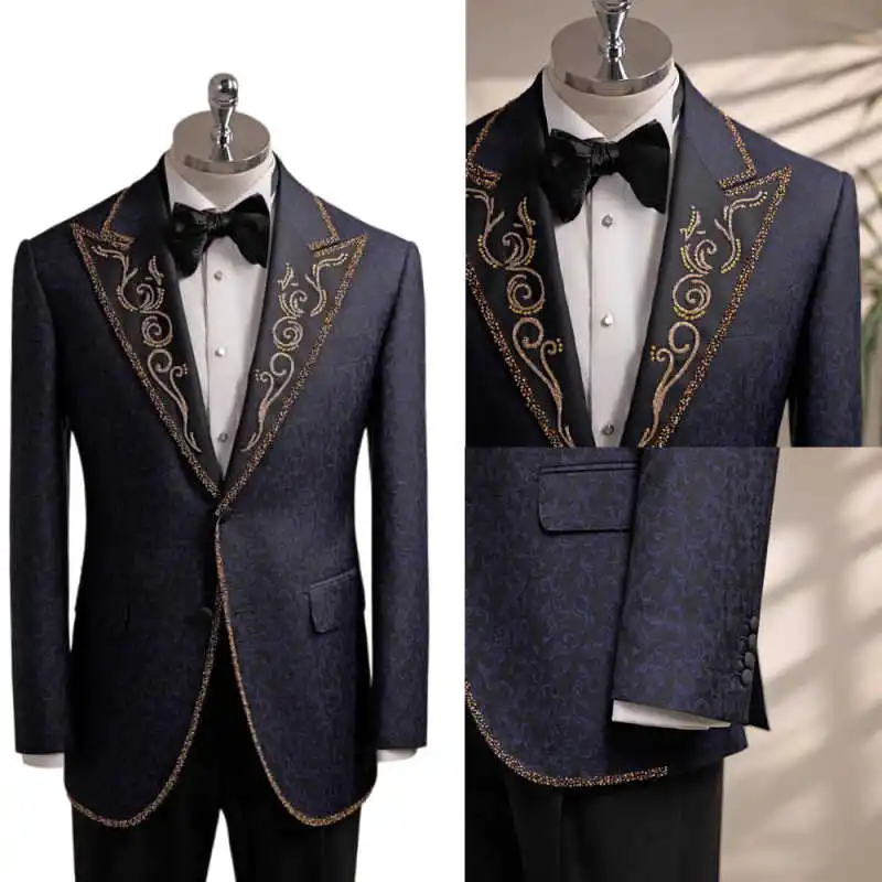 

Elegant Jacquard Men Suits 2 Pieces Jacket Pants Peaked Lapel Single Breasted Beading Wedding Groom Tuxedos Prom Customized