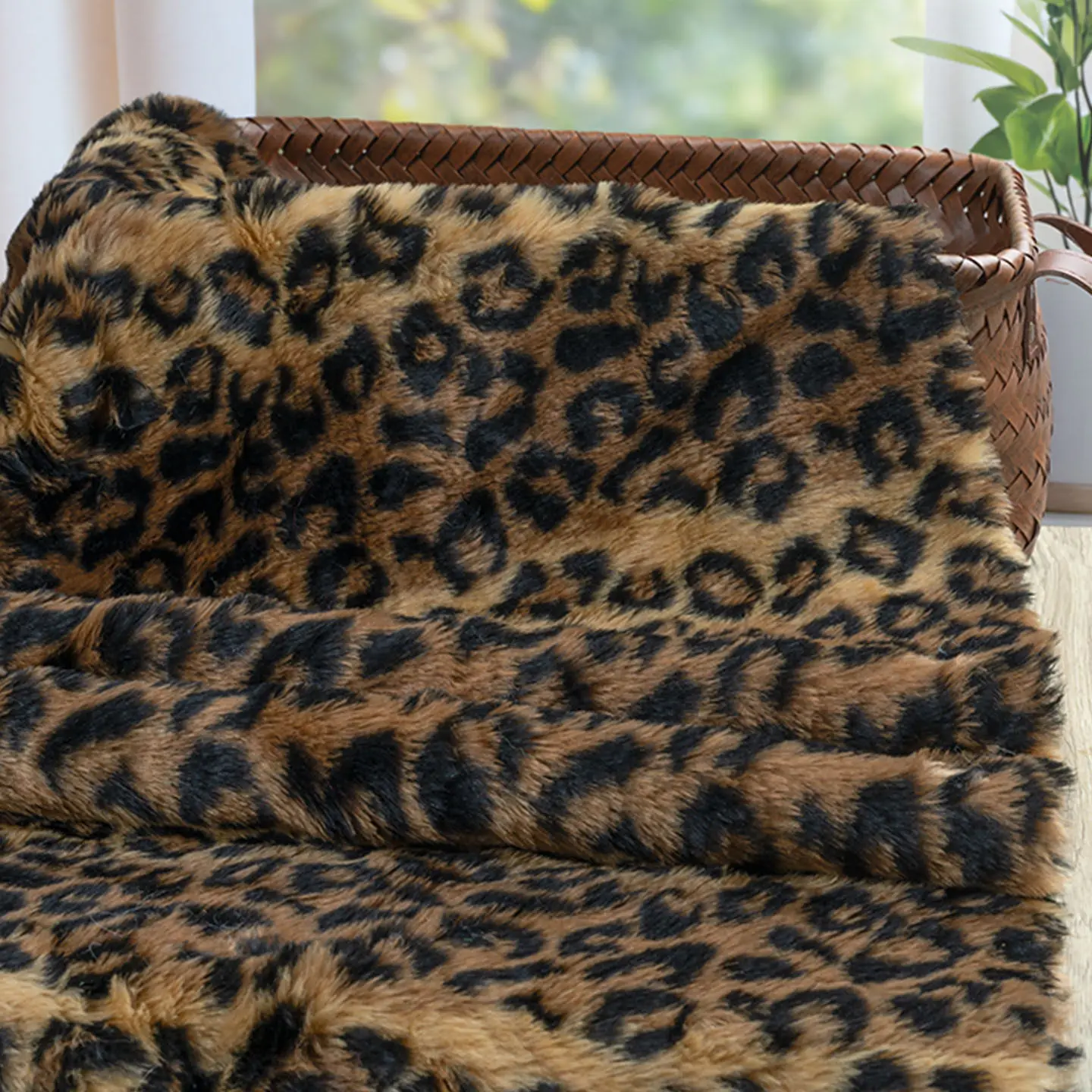 

2cm Leopard Tiger Zebra Print,Short Plush Cheap Cute Artificial Fur Grass Fabric For Upholstery,Patchwork Background AC054