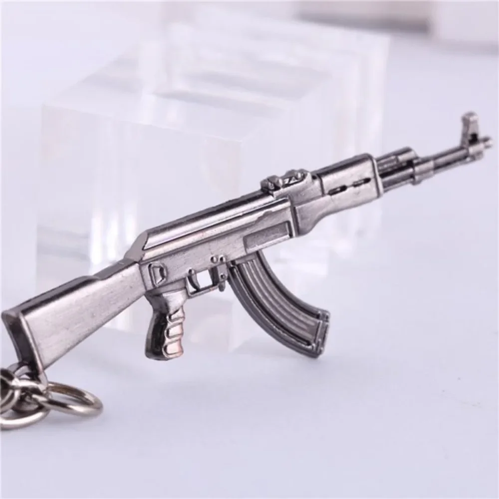 Personalized Simple Niche Creative Trend Retro AK47 Gun Weapon Model Metal Pendant Keychain Metal Key Ring