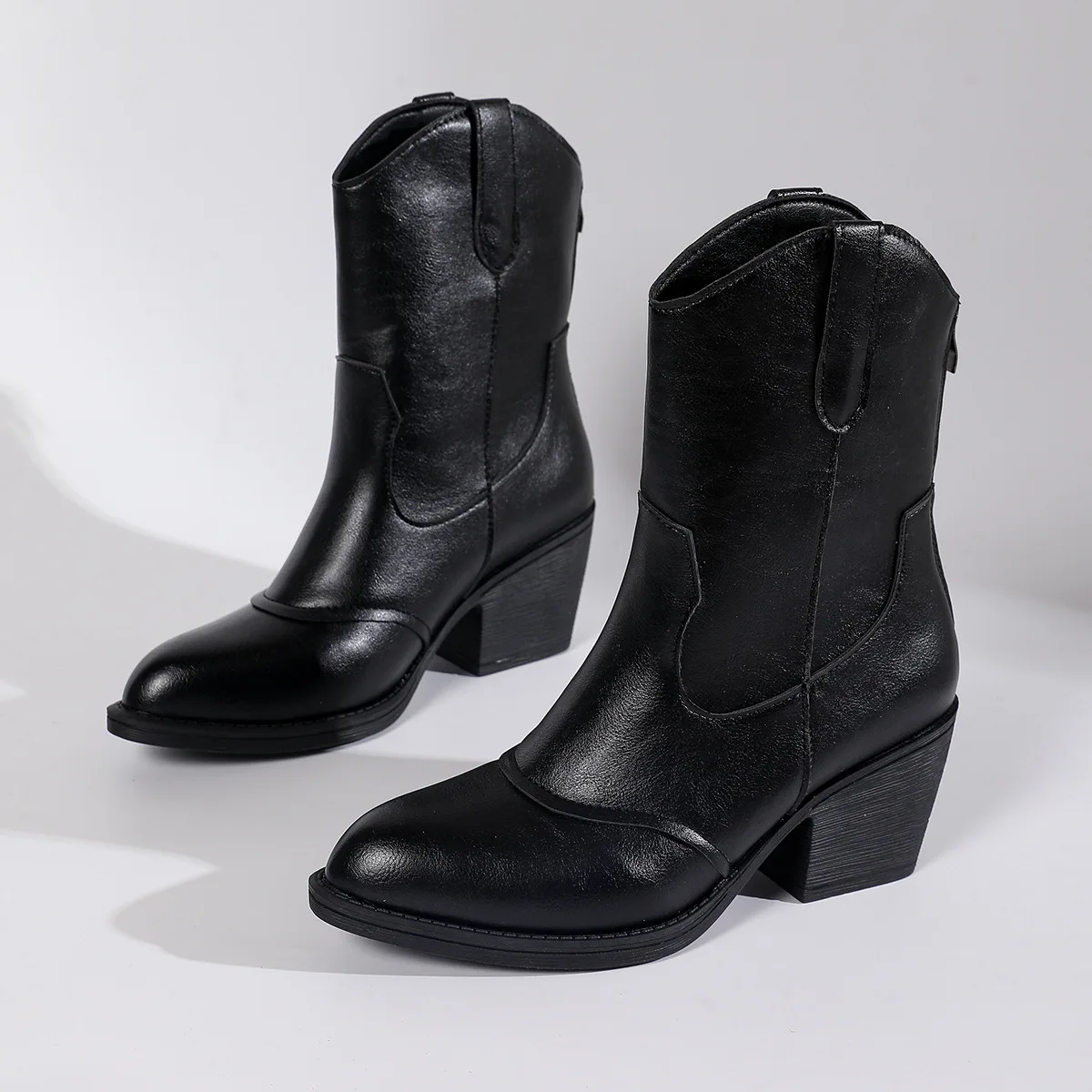 

2025 Winter new fashion British style high-heeled, plus-size export thick-heeled retro skinny boots