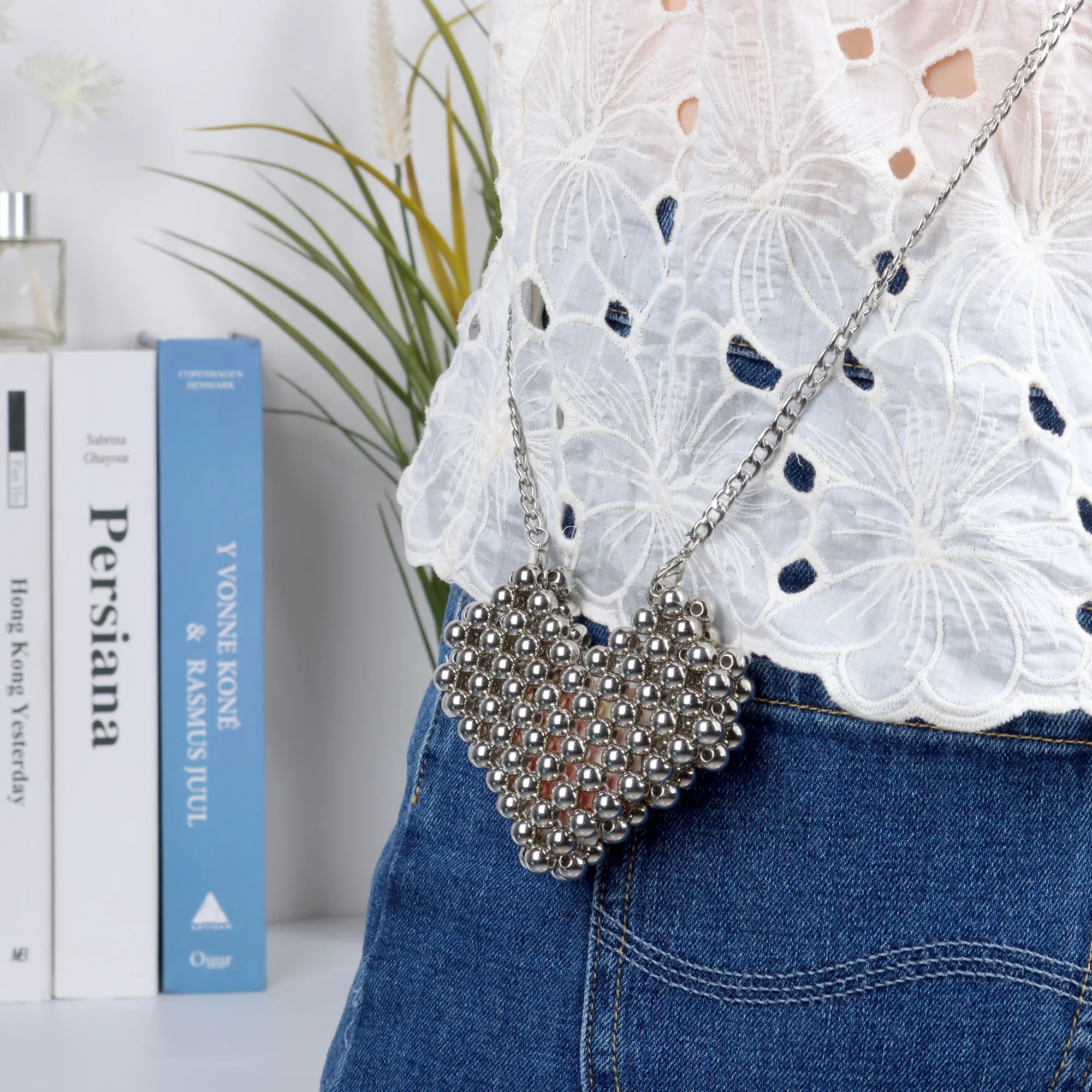 Handwoven Pearl Summer Silver Splice Beaded Chain Crossbody Bag for Woman New Fashion INS Love Design Mini Lipstick Wallet