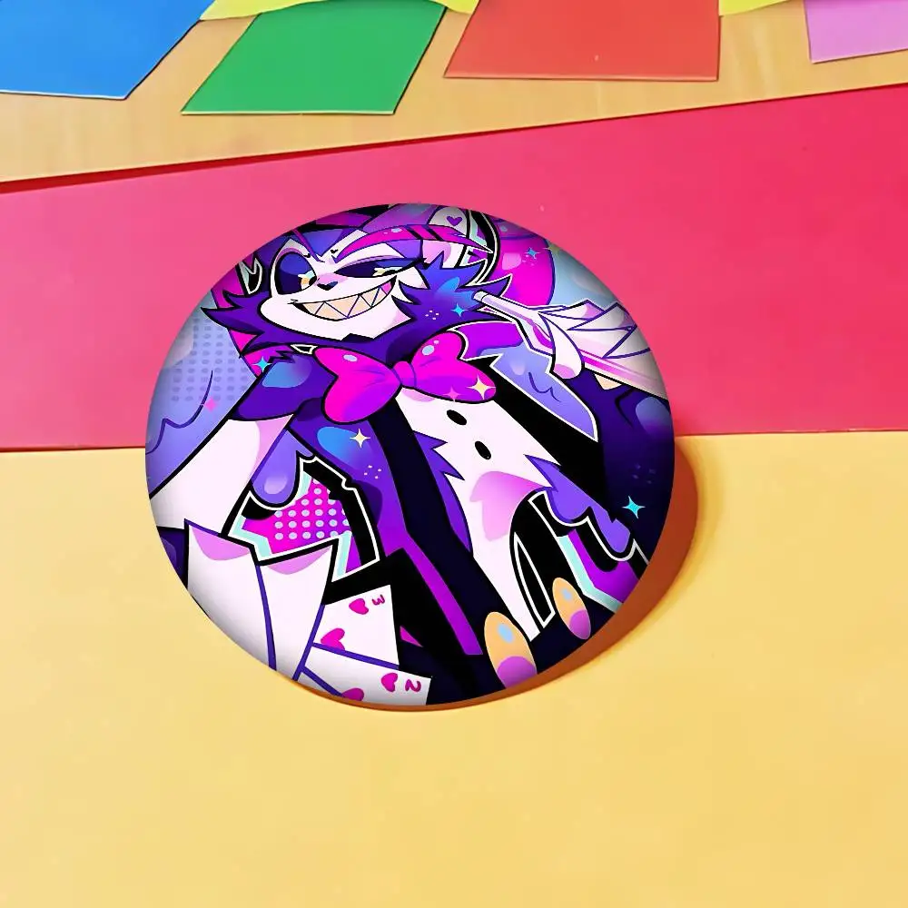 Alastor الملاك الغبار Vaggie أنيمي زر دبوس بروش اليدوية للملابس الكرتون شارة ظهره الديكور مجوهرات اكسسوارات