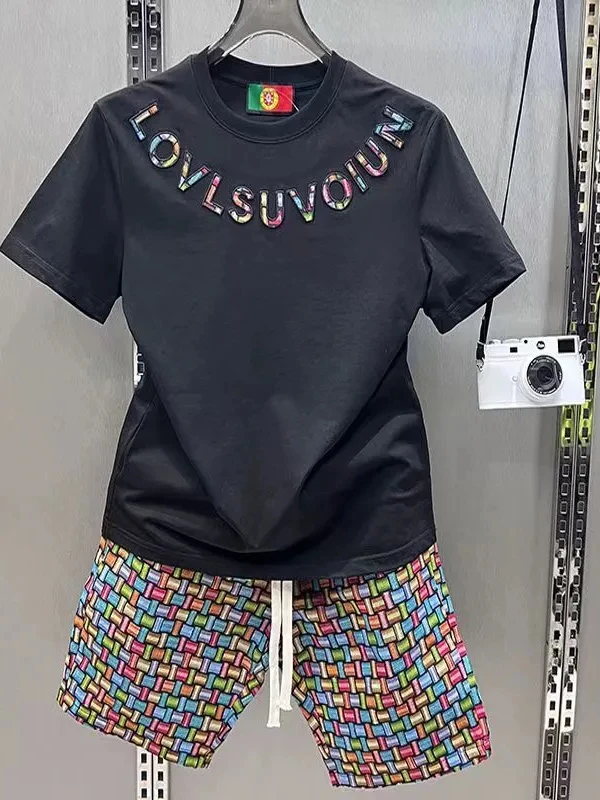 

Summer New Men's Embroidered Casual Sports Set ort Sve orts Two-Piece Set Versatile Comfortable Breathable Youth Faion