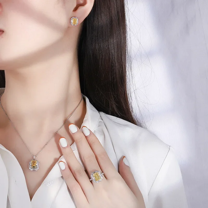 

18K Gold Set with PT950 Platinum Internet Celebrity Anchor High Carbon Diamond Yellow Diamond Pendant Ring Earring Setdecoration