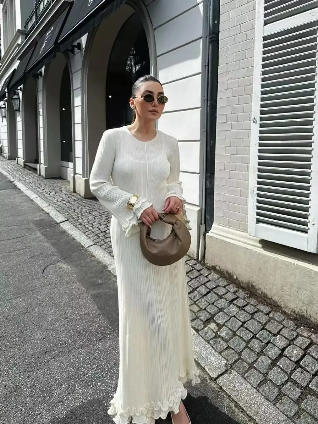 

2024 Autumn New Ladies Elegant Flared Sleeve Knitted Dress Women Fashion Crew Neck White Slim Robes Summer Female Party Dresses