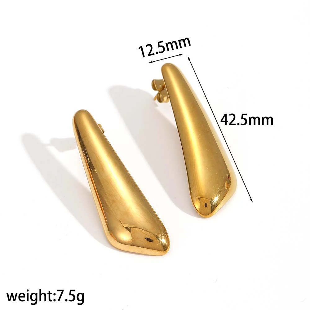 Minimalistische, geometrische, lange Ohrstecker aus Edelstahl für Damen, wasserfest, als Schmuck für den täglichen Gebrauch. – Detail 5