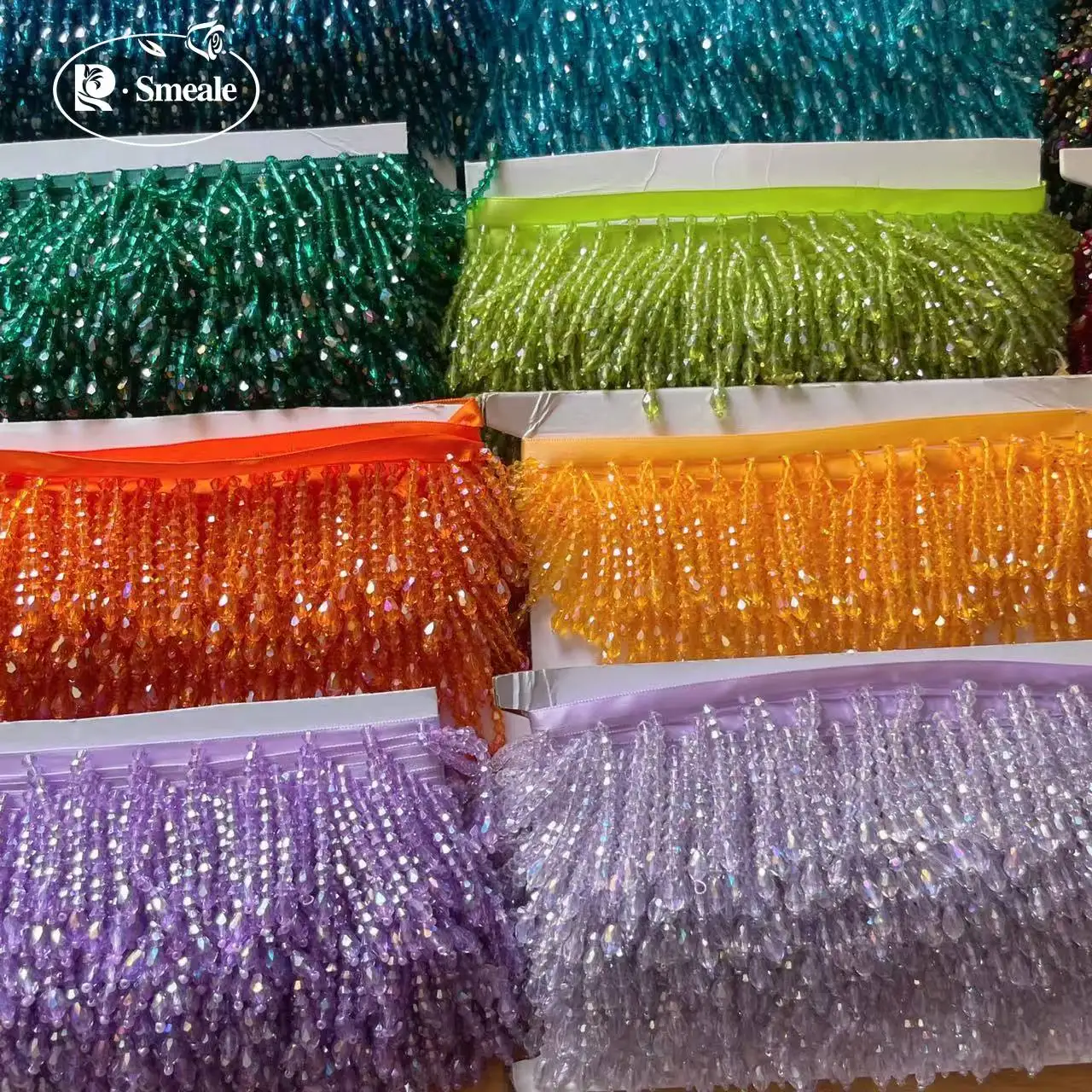2 Yards. Quasten-Perlen-Spitzenbesatz. Kleidungsstück-Kleid-Quasten-Spitzenverzierung Schuh-Ornamente Weiß-Schwarzer Hängeperlen-Vorhang RS24662 – Detail 4
