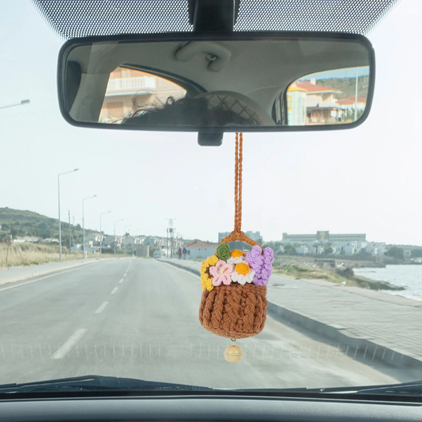 

Car Hanging Decor Rearview Mirror Pendant Lightweight Woven Flower Basket Design Stylish Auto Interior Ornament for Vehicle Bag