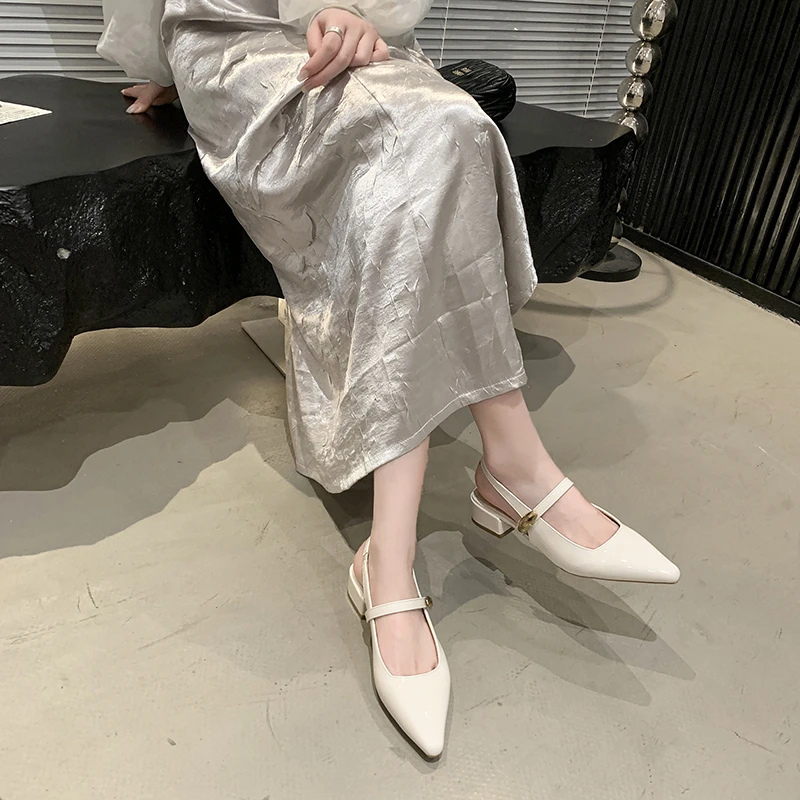 صنادل نسائية صيفية موديل 2025 بكعب عالٍ من الجلد PU صنادل أنيقة بإبزيم مريح للحفلات والولائم مثيرة