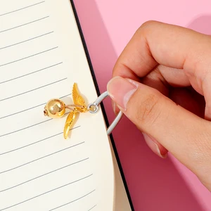 ハリー・ポッターメタルブックマークゴールデンスニッチペンダントブック愛好家は、ベストシスターズのためのギフトを読むホグワーツギフト 12ベストセールスハリーポッターブックマーク-12