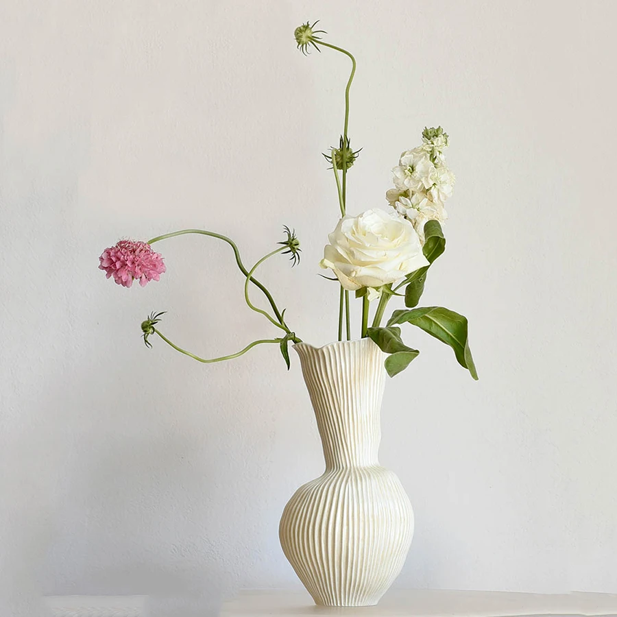 Original Vase Decoration Elegant Outdoor Unique Ceramic Vase Modern Round European Minimalist White Chinese Jarrones Room Decor