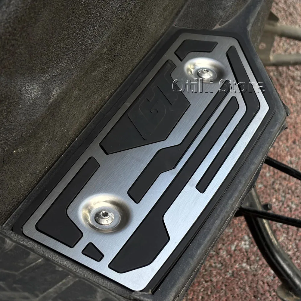 Rubber Accessories C400 GT Motorcycle Footrest Pedal Pad Metal Footboard Kits Foot Plate Mats For BMW C400GT C 400 GT 2025