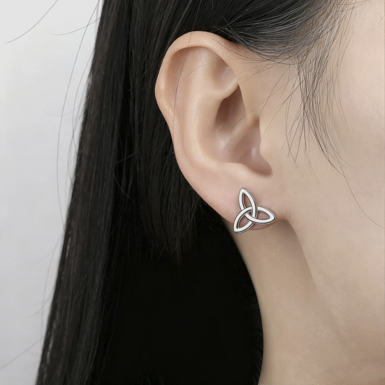 Eueavan 3D-Ohrstecker mit keltischem Dreifachknoten, aus Edelstahl, irisches Knoten-Design, Schmuckstück für die Ohren, Symbol für Ewigkeit, hohle Damenohrringe, Geschenk. – Detail 3