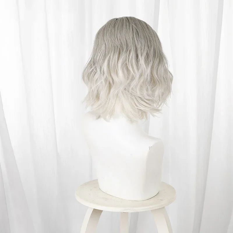Silver Grey Ombre Short Wavy Wig Middle Part Natural Curly Synthetic Wig Heat Resistant Cosplay Halloween Daily Party Wigs view 4