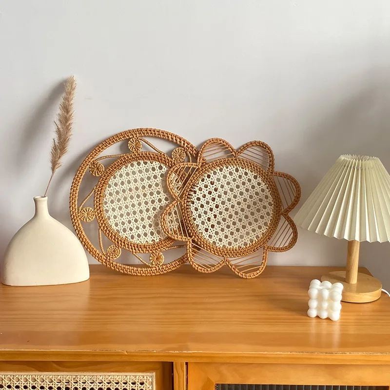 Natural Rattan Wall Decor Handwoven Nordic Style Round Wreath Boho Farmhouse Wall Hanging for Living Room Guesthouse Bedroom