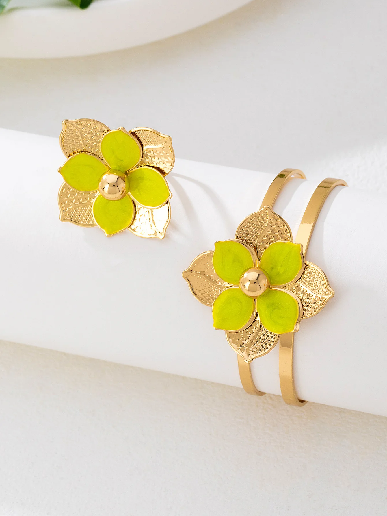 

2PCS Elegant Jewelry Set for Women Gold Color Ring Green Enamel Flower Bangle Female Fashion Simple Holiday Gifts
