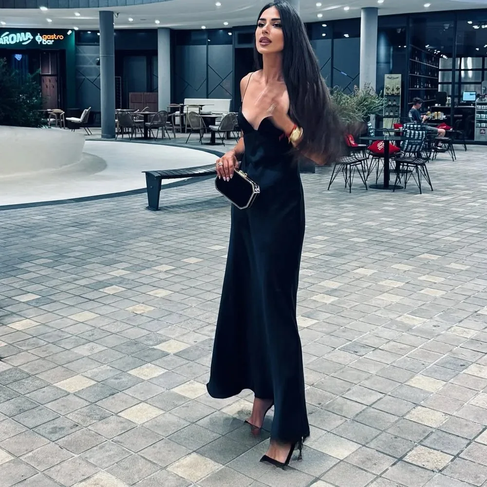 فستان كامي نسائي أنيق مثير من KONDALA من الساتان الصلب باللون الأسود بدون أكمام فستان طويل موضة جديدة 2025 فستان حفلات الربيع والصيف والشاطئ