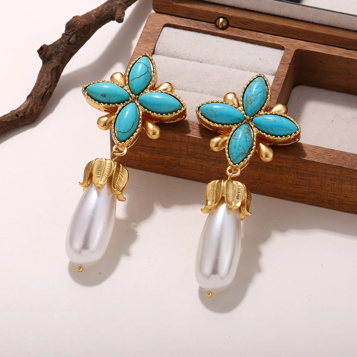 

Fashion Gold Plated Turquoise Flower Drop Earrings with White Pearl Pendant Vintage Bohemian Dangle Earrings for Women
