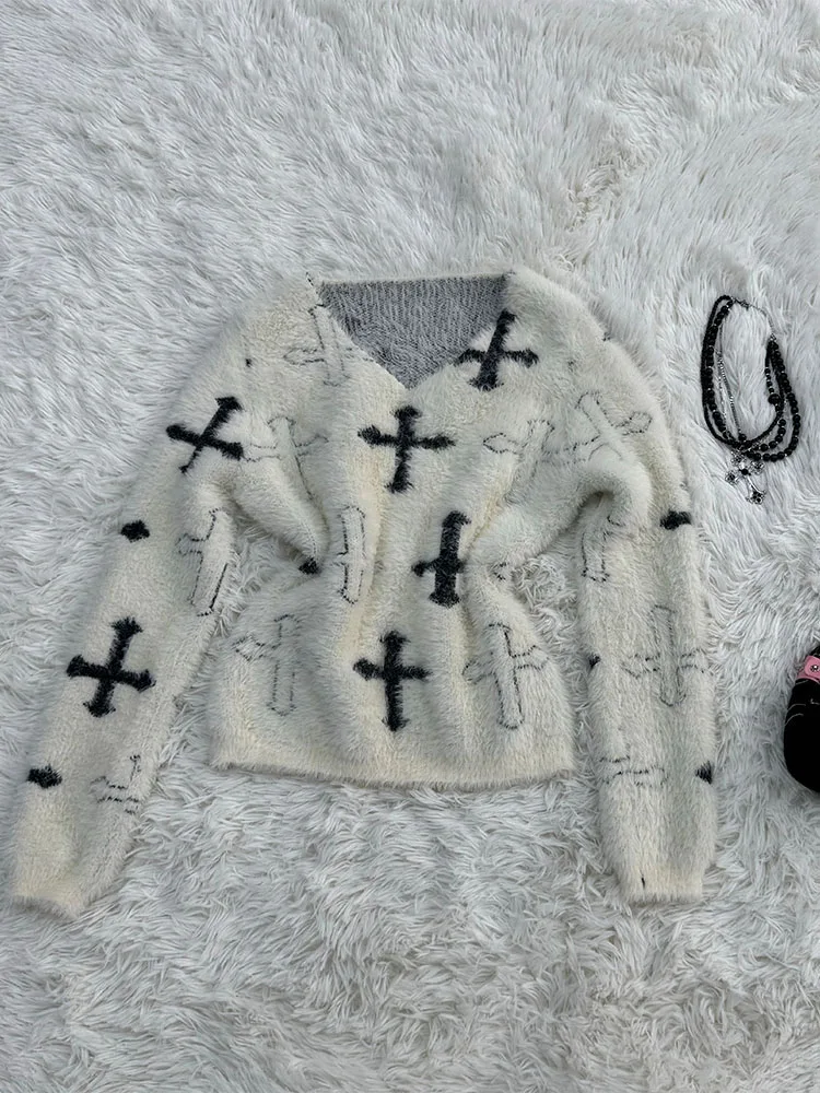 

Корейский свитер Cherry Little Language в стиле кэжуал, белый, с V-образным вырезом, уникальный дизайн, осенне-зимний топ с эффектом высокой плотности ткани