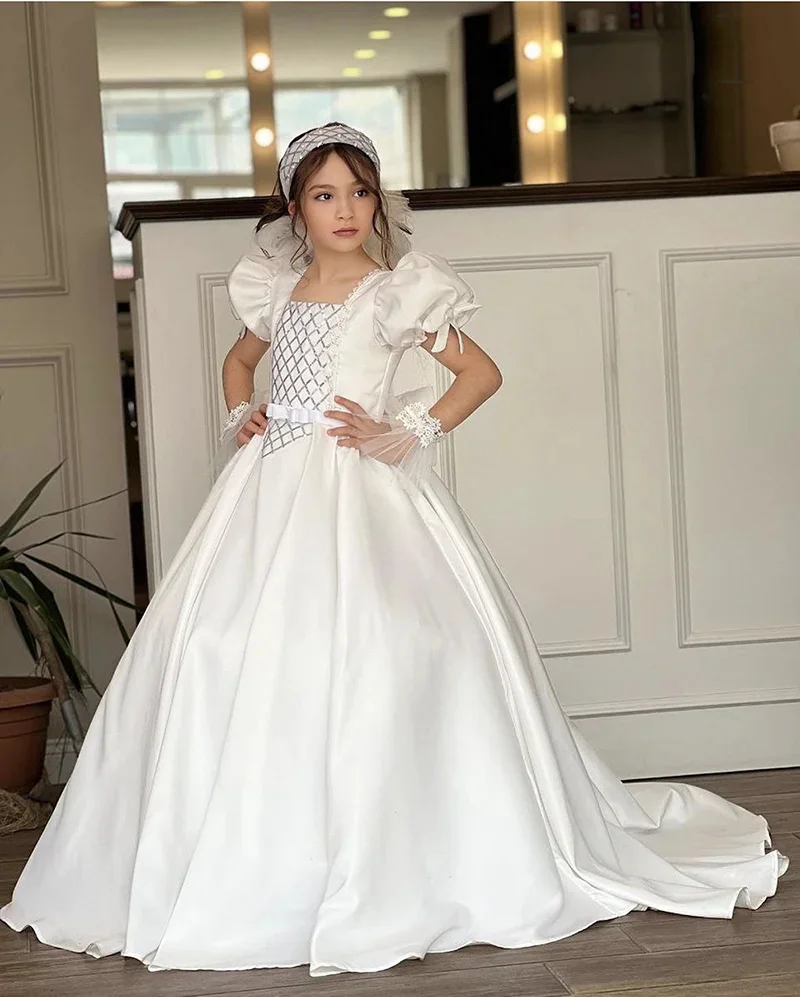 

Customized Elegant Flower Girl Dresses For Wedding Satin Floor Length Lace Princess Birthday Party First Communion Ball Gown