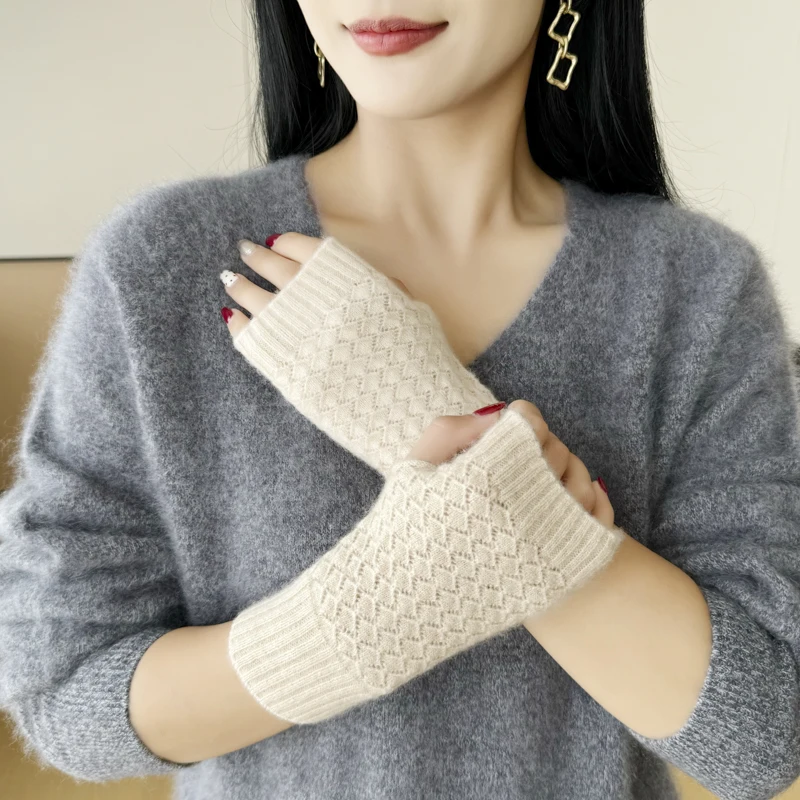 Autumn And Winter Short Pineapple Flower Gloves Cashmere Fake Sleeves Women's Warm And Cold Dew Half Finger Arm Sleeve