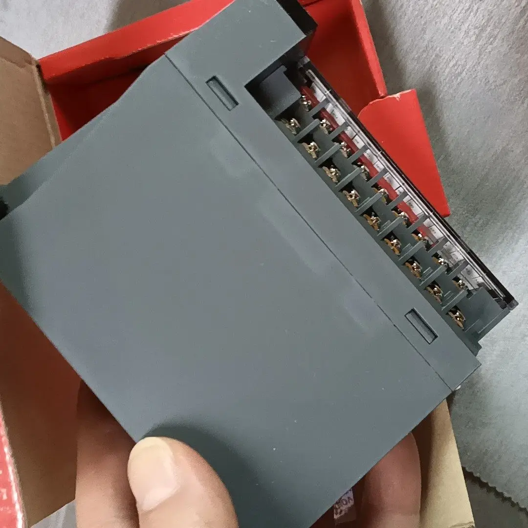 2MLQ-TR2B  PLC Module Fast Delivery