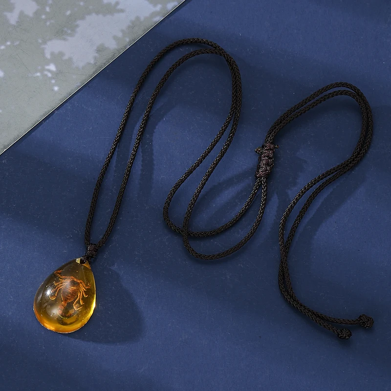Ретро-ожерелье с подвеской из – обзор и цена Resin Art Necklace