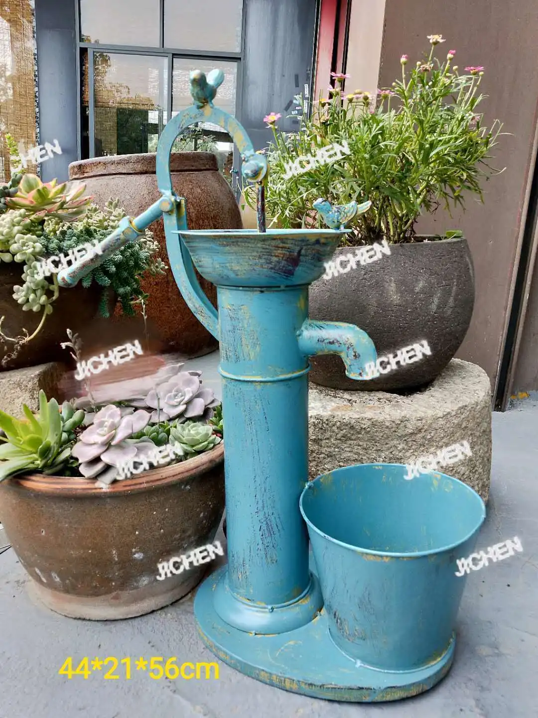

ZQ Antique Blue Water Hand Pump Flower Pot Metal Barrel Planter Bird Feeder Bath Faucet Roof Garden Balcony Courtyard Decoration