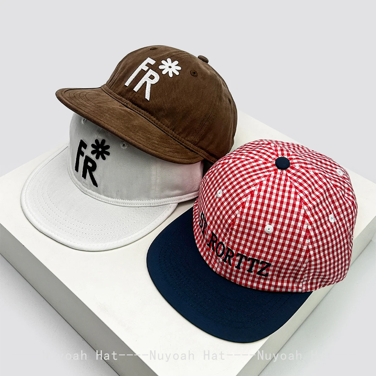 

New Men Women Little Daisy letter Plaid Baseball Hats Sunshade Color Block Versatile Korean Peaked Caps Flat Eave Fashion Retro
