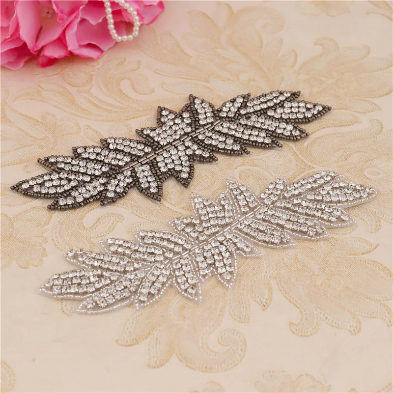 

Hand-Sewn Self-Adhesive Rhinestone Applique Kit for DIY Hairbands/Hats/Couture Embellishment with Thermal Bonding Backing