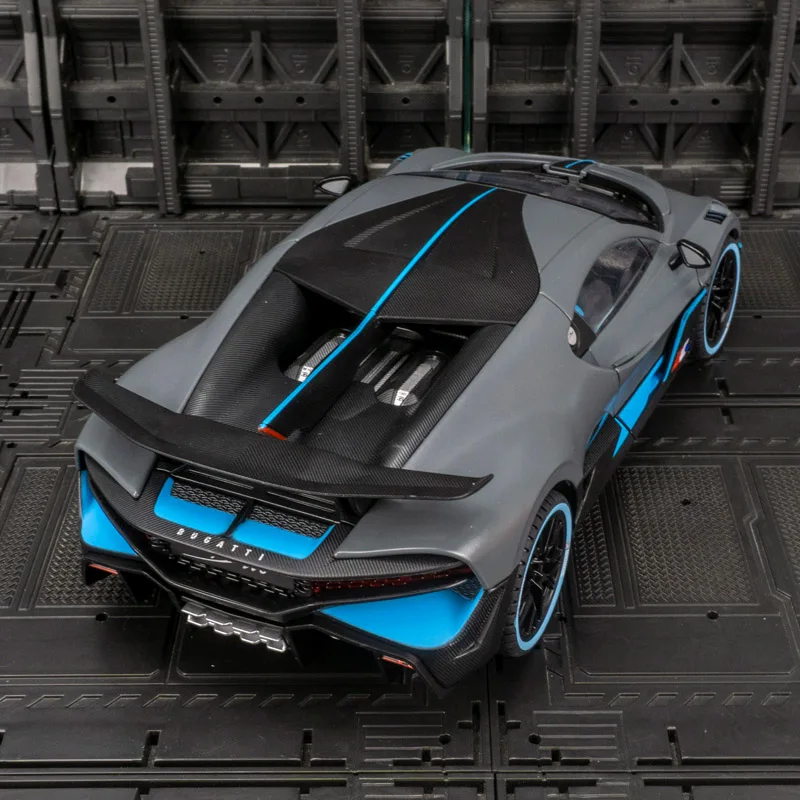 Puertas de coche modelo de carreras de aleación Bugatti Divo 1:18, el capó delantero y la puerta del maletero también se puede abrir, mano de obra fina