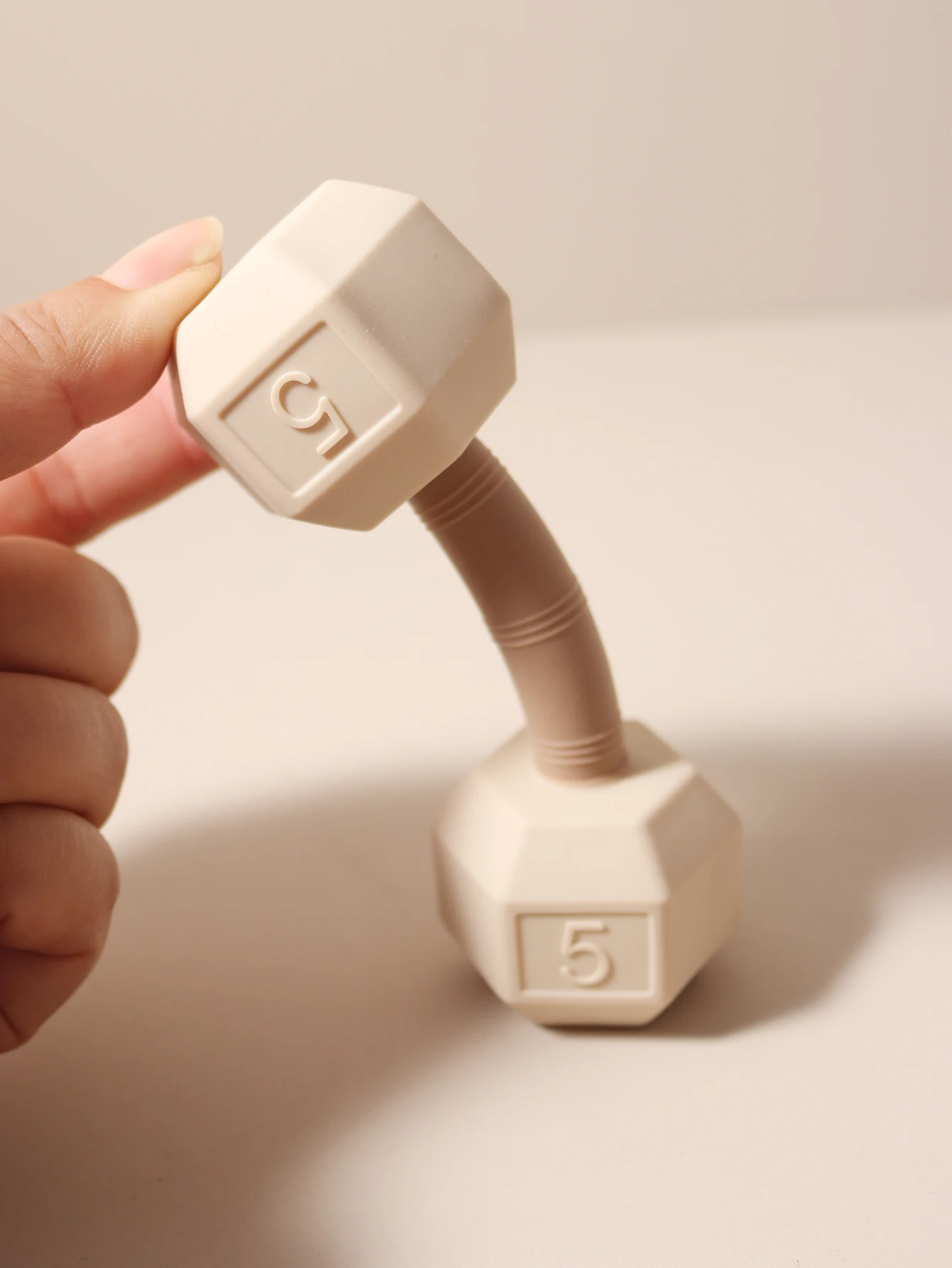 grzechotka dla niemowląt, zabawka do gryzienia, hantla, gryzak dla niemowląt 5kg, silikonowy gryzak do żucia, 0-2 lata