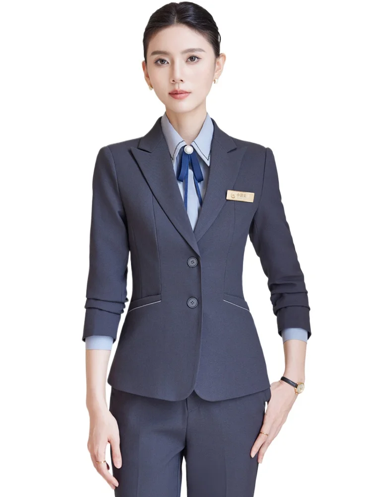 Profesjonalny garnitur, garnitur z kamizelką, recepcja w luksusowym hotelu dla kobiet, narzędzia, sklep jubilerski, salon kosmetyczny, odzież robocza