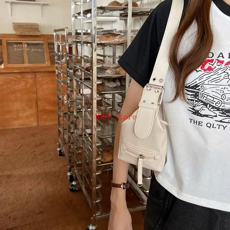 Practical Women's Shoulder Bag Soft PU Handbag with Secure Zipper Closure Perfect for Shopping Work and Dates