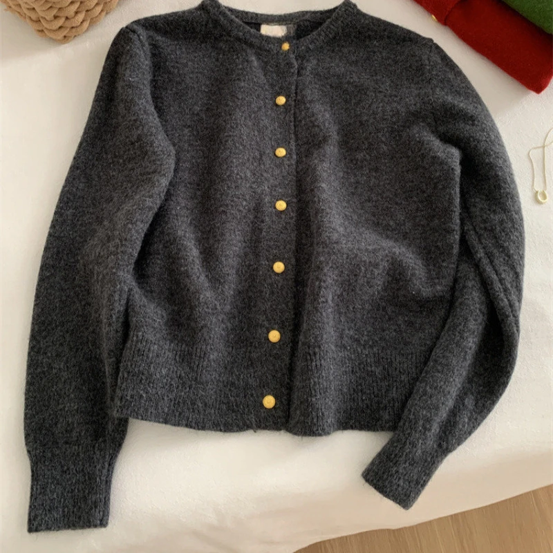 Women Knitted Cardigan Outerwear Casual O-Neck Solid Knitted for Women Vintage Golden Button Up Sweater Elegant Warm Knitwear