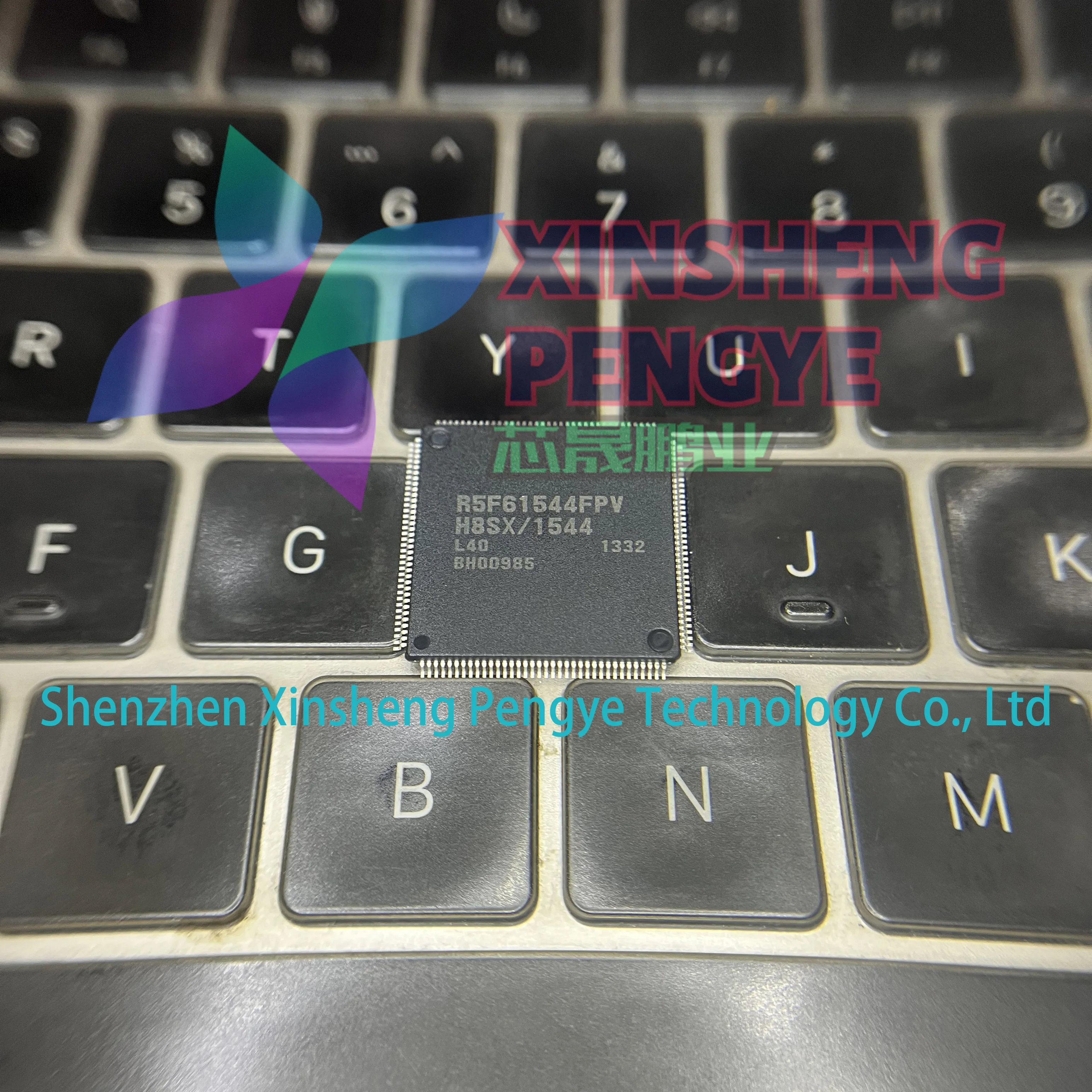 100% جديدة ومبتكرة R5F61544FPV R5F61544 H8SX/1544 LQFP-144 384KB فلاش 24KB RAM 40MHz 5V 32Bit متحكم IC في المخزون