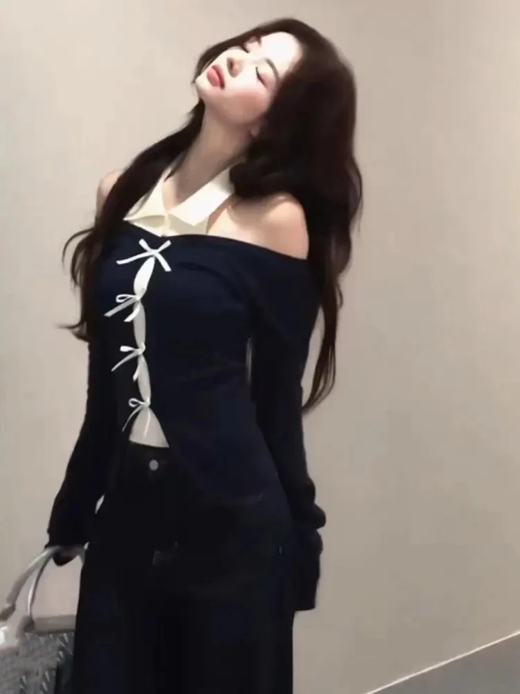 تي شيرت نسائي أسود غير منتظم كوري Camisetas مزيف اثنين مثير تي شيرت المحاصيل القمم شيك قبالة الكتف متماسكة Y2k بلايز 2025 Ropa Mujer